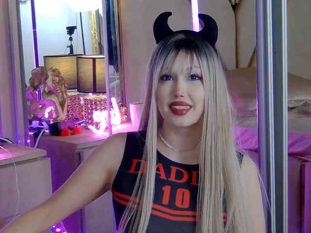 モデル: ZenaidaBelmont