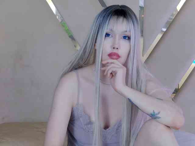 モデル: ZenaidaBelmont