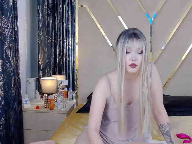 モデル: ZenaidaBelmont