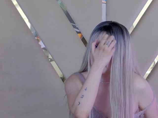 モデル: ZenaidaBelmont