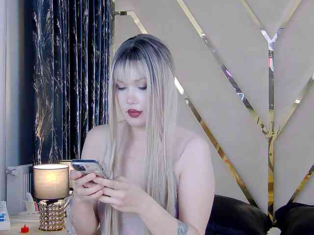 モデル: ZenaidaBelmont