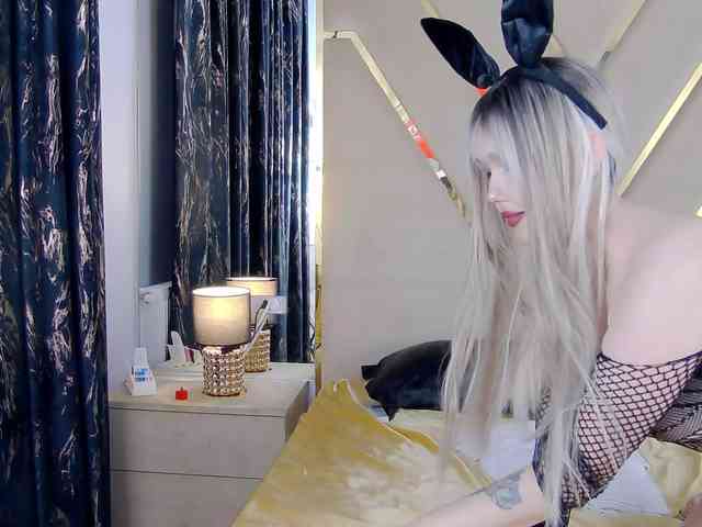 モデル: ZenaidaBelmont