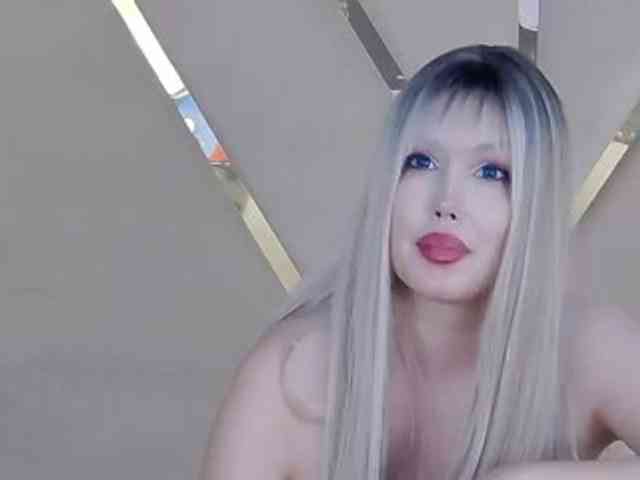 モデル: ZenaidaBelmont