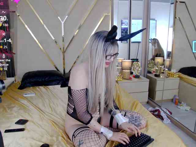 ZenaidaBelmont webcam
