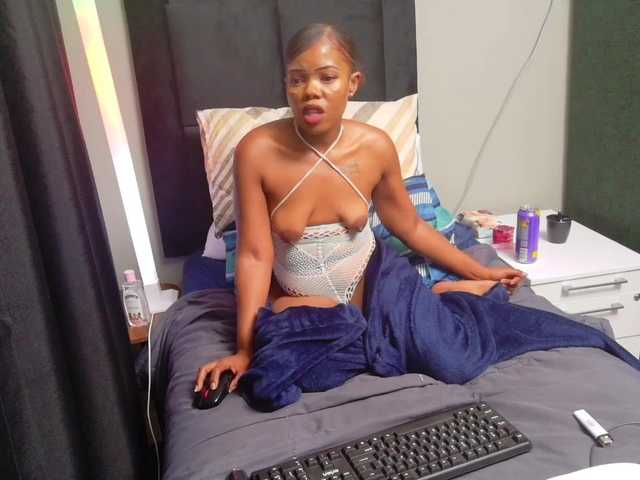 SexyCassey live cam on BongaCams