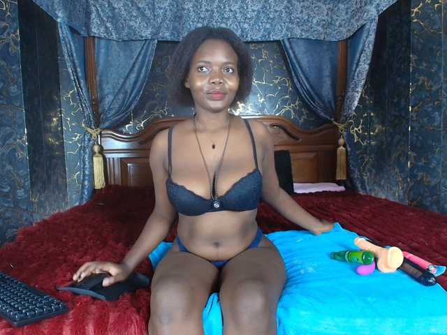 Sassychika live cam on BongaCams