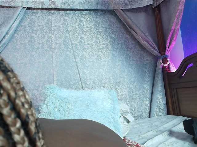 Sassychika live cam on BongaCams