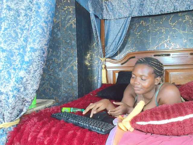 Sassychika live cam on BongaCams
