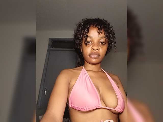 Yakira-