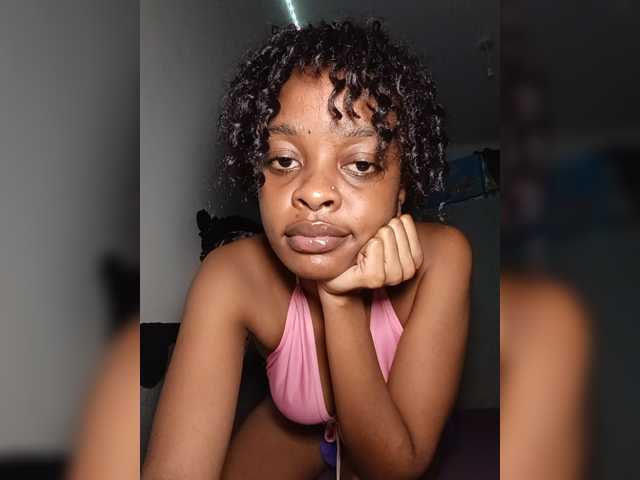 Yakira- live cam on BongaCams