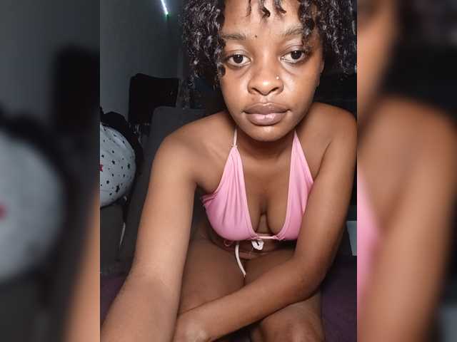 Yakira- live cam on BongaCams