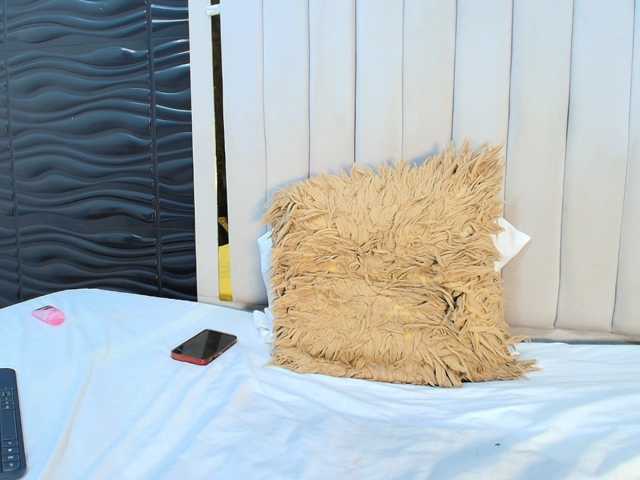 Mirella-Solis live cam on BongaCams