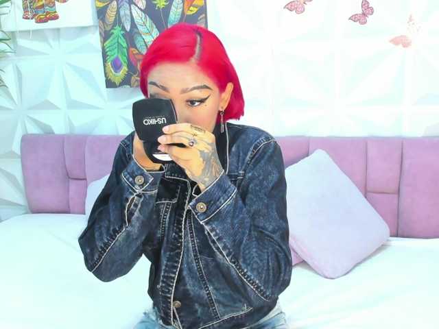 Mirella-Solis, en directo ahora en BongaCams
