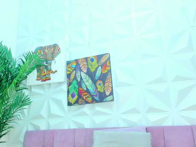 Mirella-Solis live cam on BongaCams