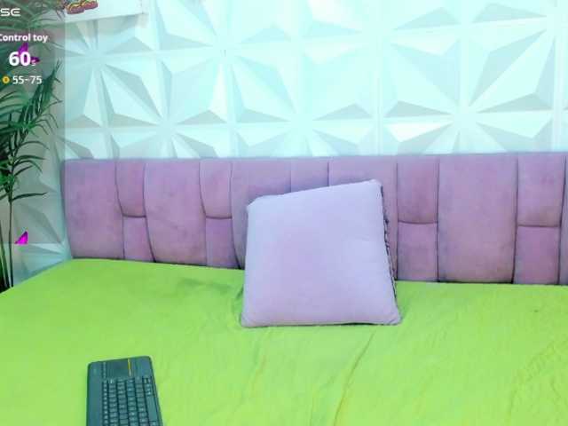 Mirella-Solis live cam on BongaCams