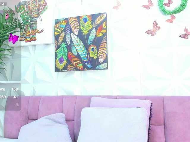 Mirella-Solis live cam on BongaCams
