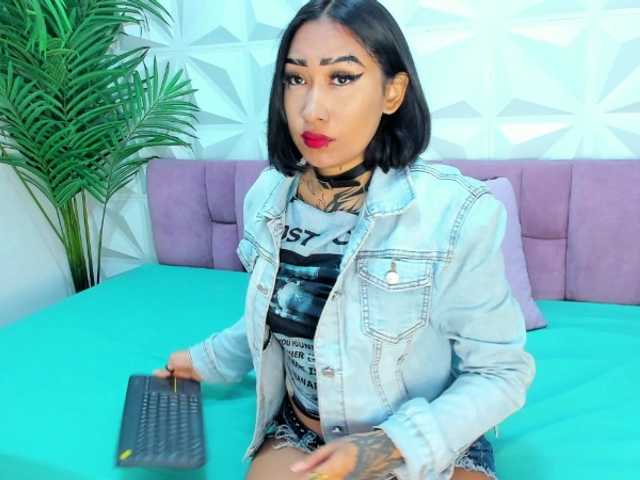 Mirella-Solis live cam on BongaCams