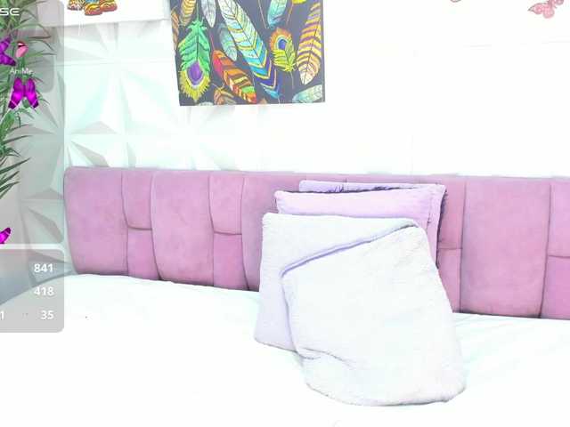 Mirella-Solis live cam preview
