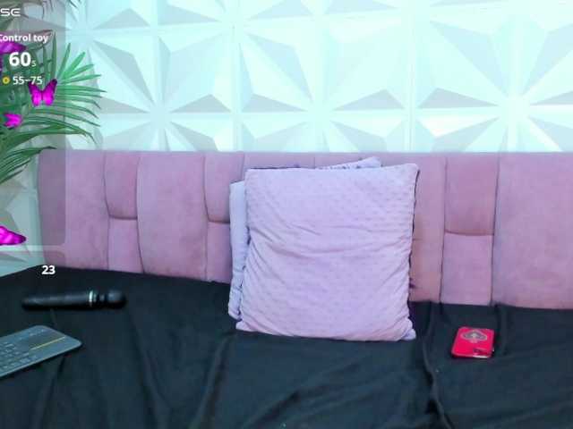 le modèle Mirella-Solis est en webcam porno dans un show sur le site bongacams, il possède les tags suivants: Latino/Hispanic,Brunette,Shaved