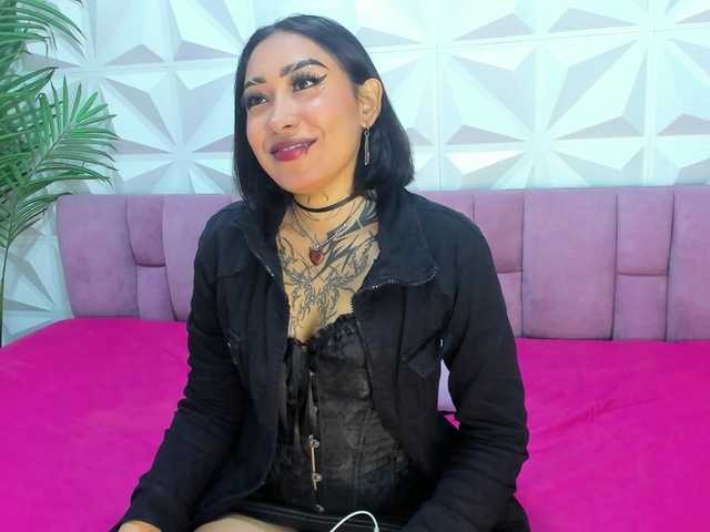 Mirella-Solis live cam on BongaCams