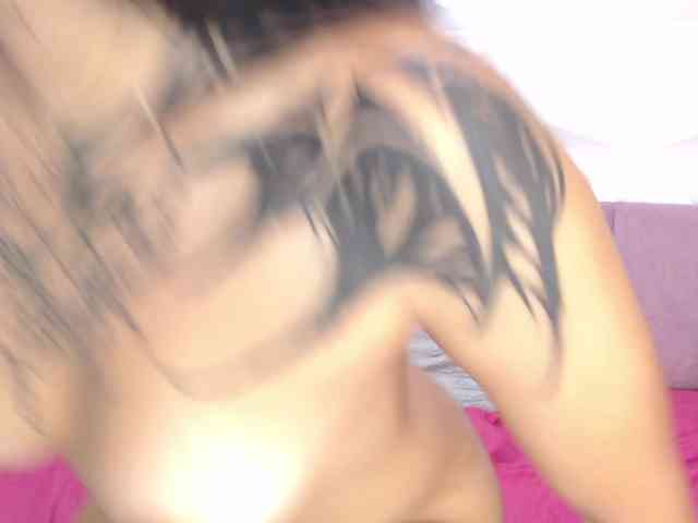 Mirella-Solis Live Webcam on BongaCams