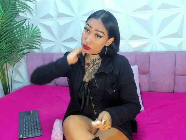 Mirella-Solis Live Webcam on BongaCams