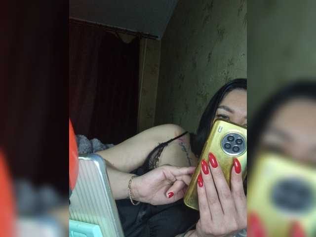 Hotmadamxl live cam on BongaCams