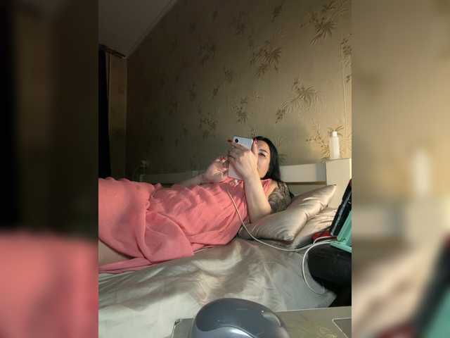 Hotmadamxl live cam on BongaCams