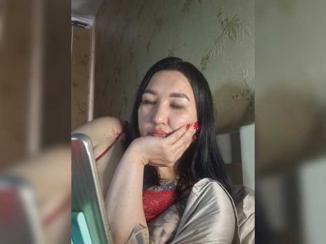 Hotmadamxl live cam on BongaCams