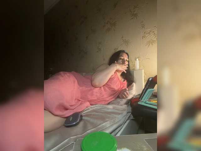 Hotmadamxl live cam on BongaCams