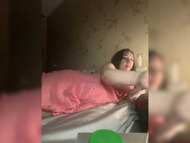 Hotmadamxl live cam on BongaCams