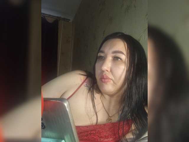 Hotmadamxl live cam