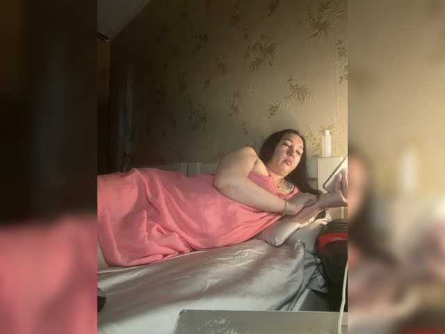Hotmadamxl live cam on BongaCams