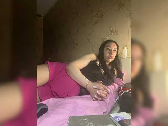 Hotmadamxl live cam