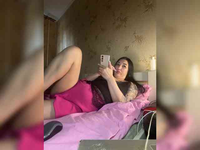 Hotmadamxl webcam