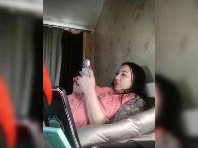 Hotmadamxl webcam
