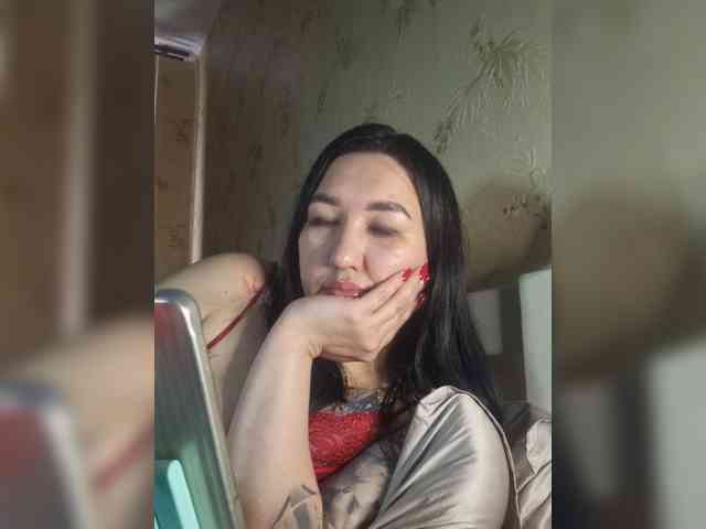 Hotmadamxl webcam