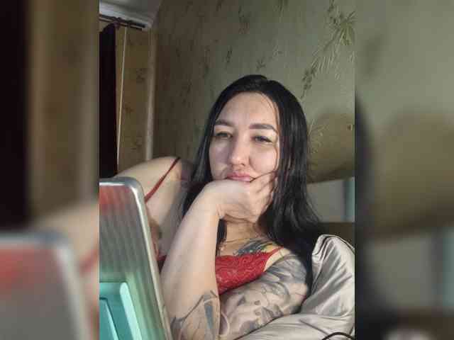 Hotmadamxl webcam