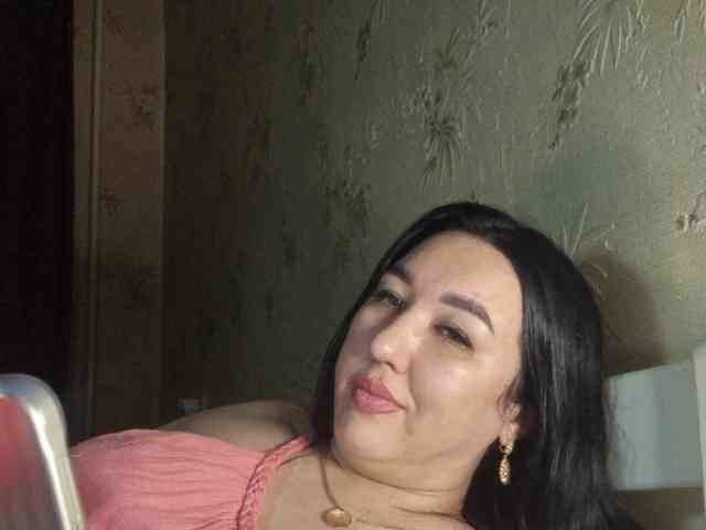 Hotmadamxl webcam