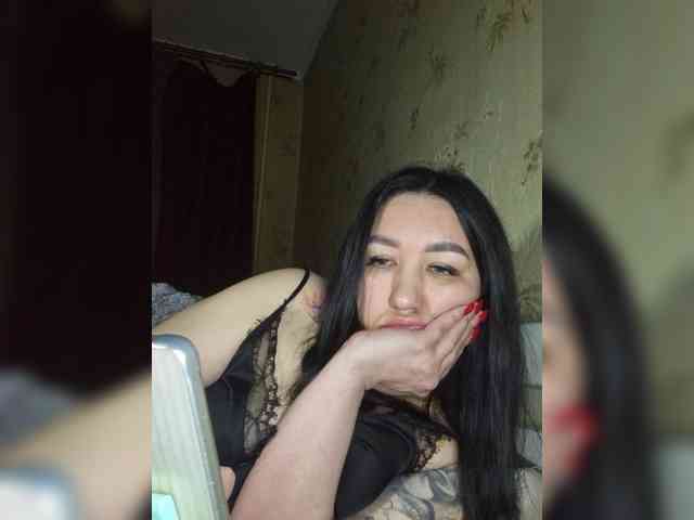 Hotmadamxl webcam