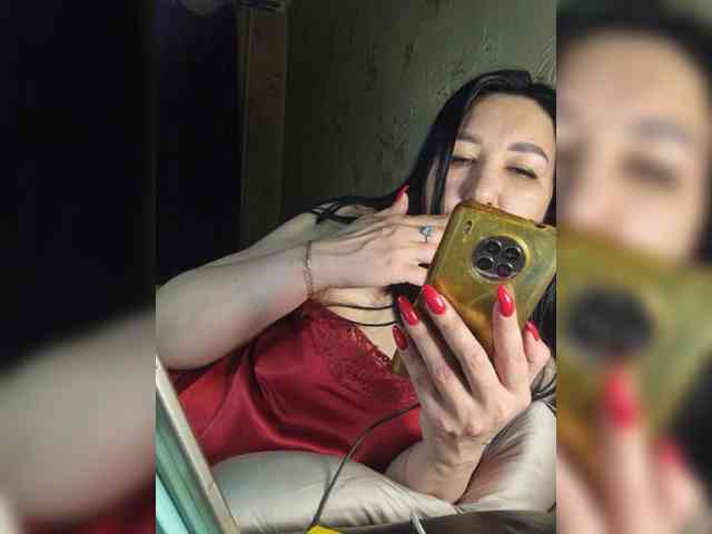 Hotmadamxl webcam