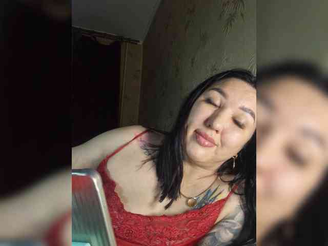 Hotmadamxl webcam