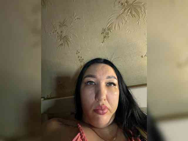 Hotmadamxl webcam