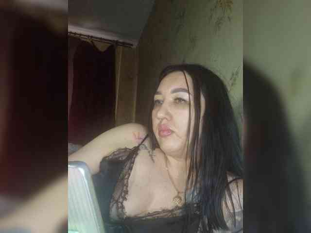Hotmadamxl webcam