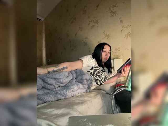 Hotmadamxl webcam