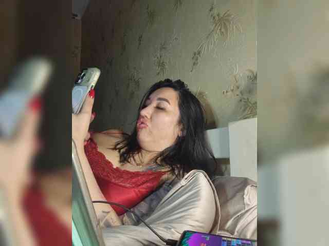 Hotmadamxl webcam