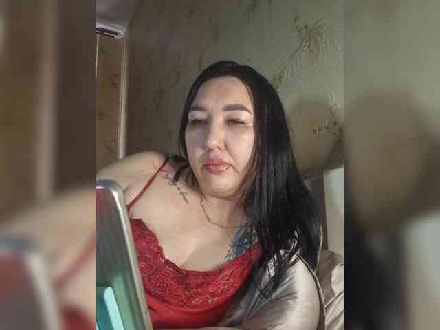 Hotmadamxl webcam