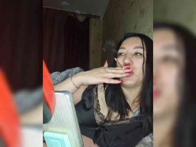 Hotmadamxl webcam