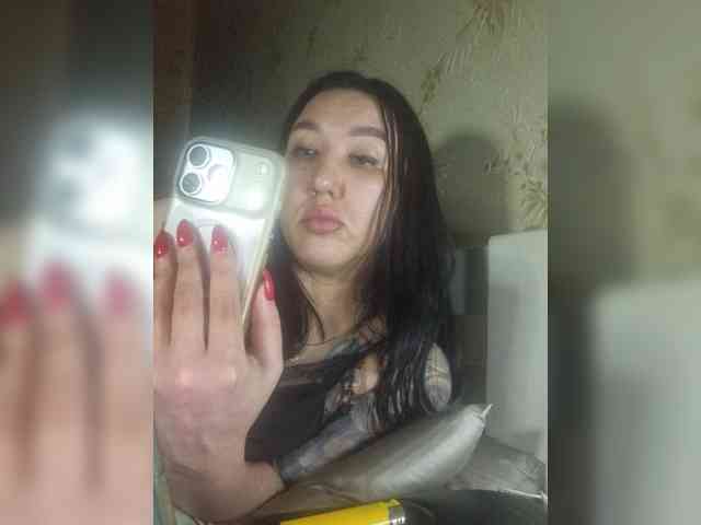 Hotmadamxl webcam
