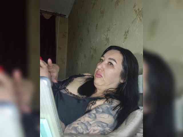 Hotmadamxl webcam